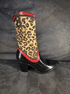 Leopard Print Cowboy Boot Resin Statue Red Trim Western Novelty Decor Figurine